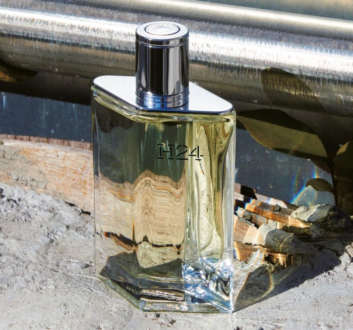 Hermes H24 エルメスが15年ぶりにメンズ香水を発表 H24 が意味するものは Kono 電子雜誌